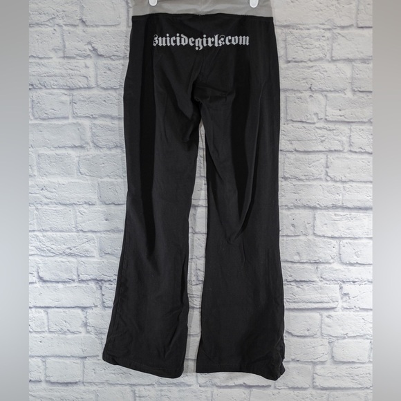 Suicide girls yoga pants